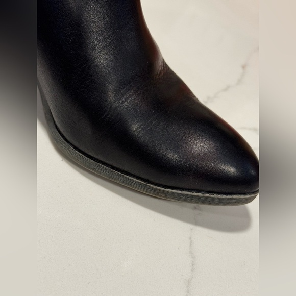 Frye - Judith Zip Bootie - Black Leather - Picture 12 of 13